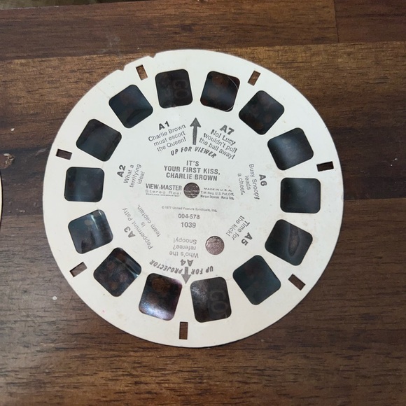 Vintage Red Viewmaster GAF View-Master Viewer Toy Orange Handle with 13 reels - Picture 6 of 10